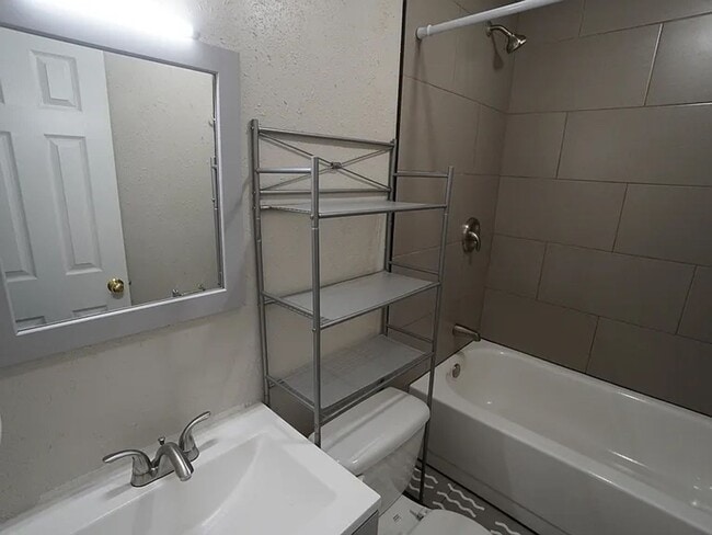 Building Photo - 3947 S 2600 W