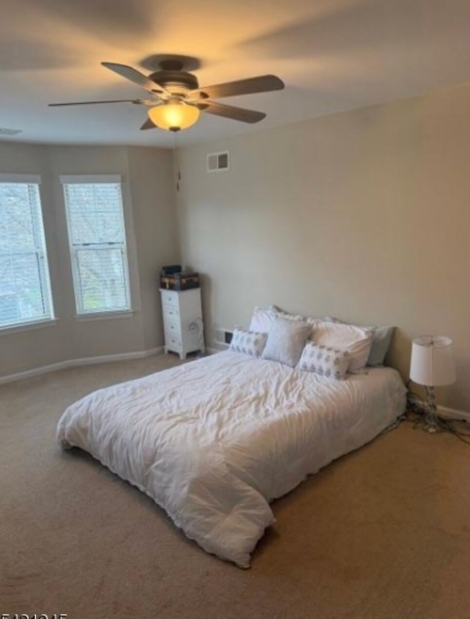 Building Photo - 2 Oak Knoll Ln