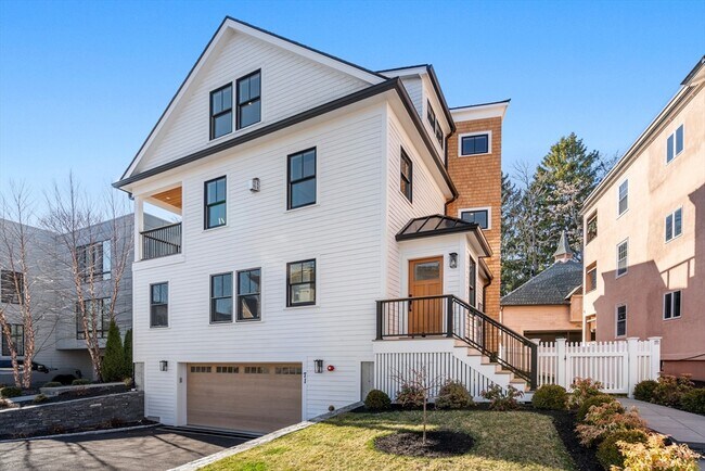Primary Photo - 71 Greenough St