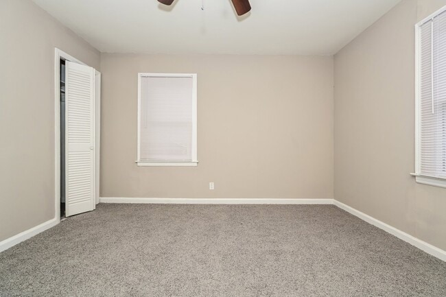 Building Photo - 531 Rogers Dr