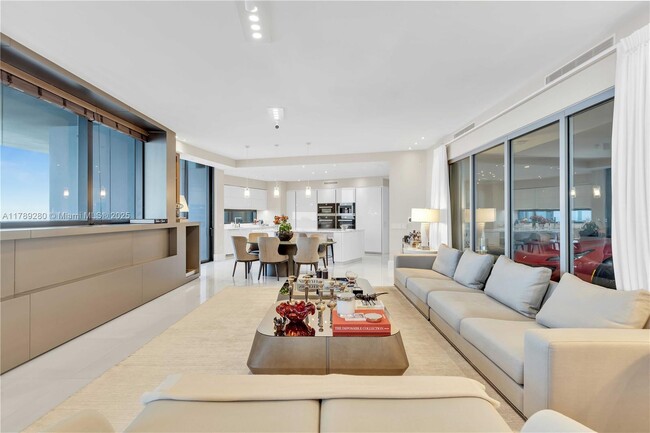 Building Photo - 18555 Collins Ave