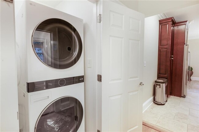 Building Photo - 71 17th St NE