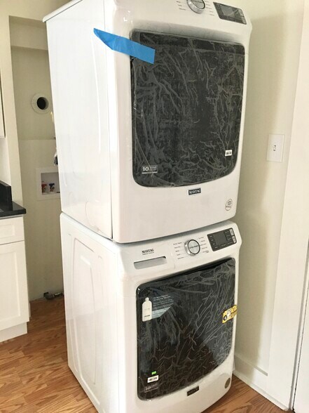 Building Photo - 3148 N Clifton Ave