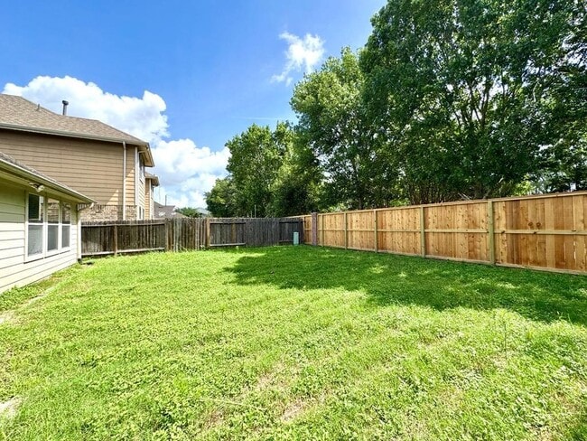 Building Photo - 2715 Cresthollow Ln