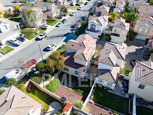 Building Photo - 27879 Skycrest Cir Dr