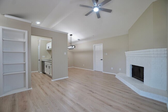 Building Photo - 508 Greenlawn Blvd
