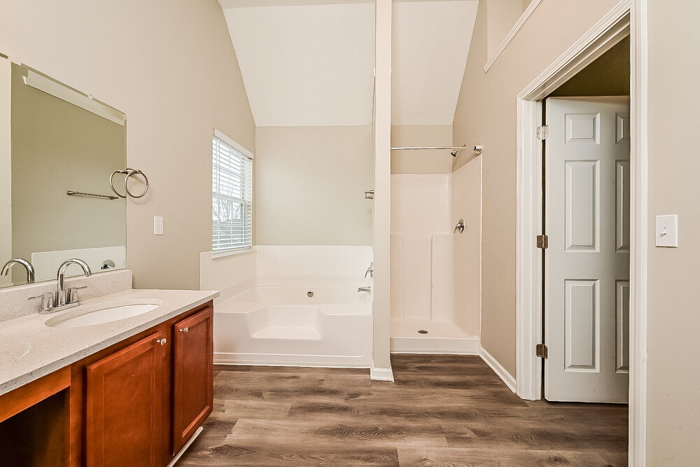 Building Photo - 1452 Shelnut Ct