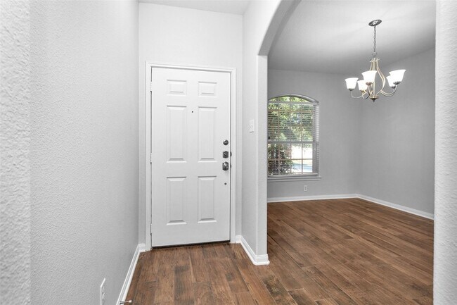 Building Photo - 30831 W Lost Creek Blvd