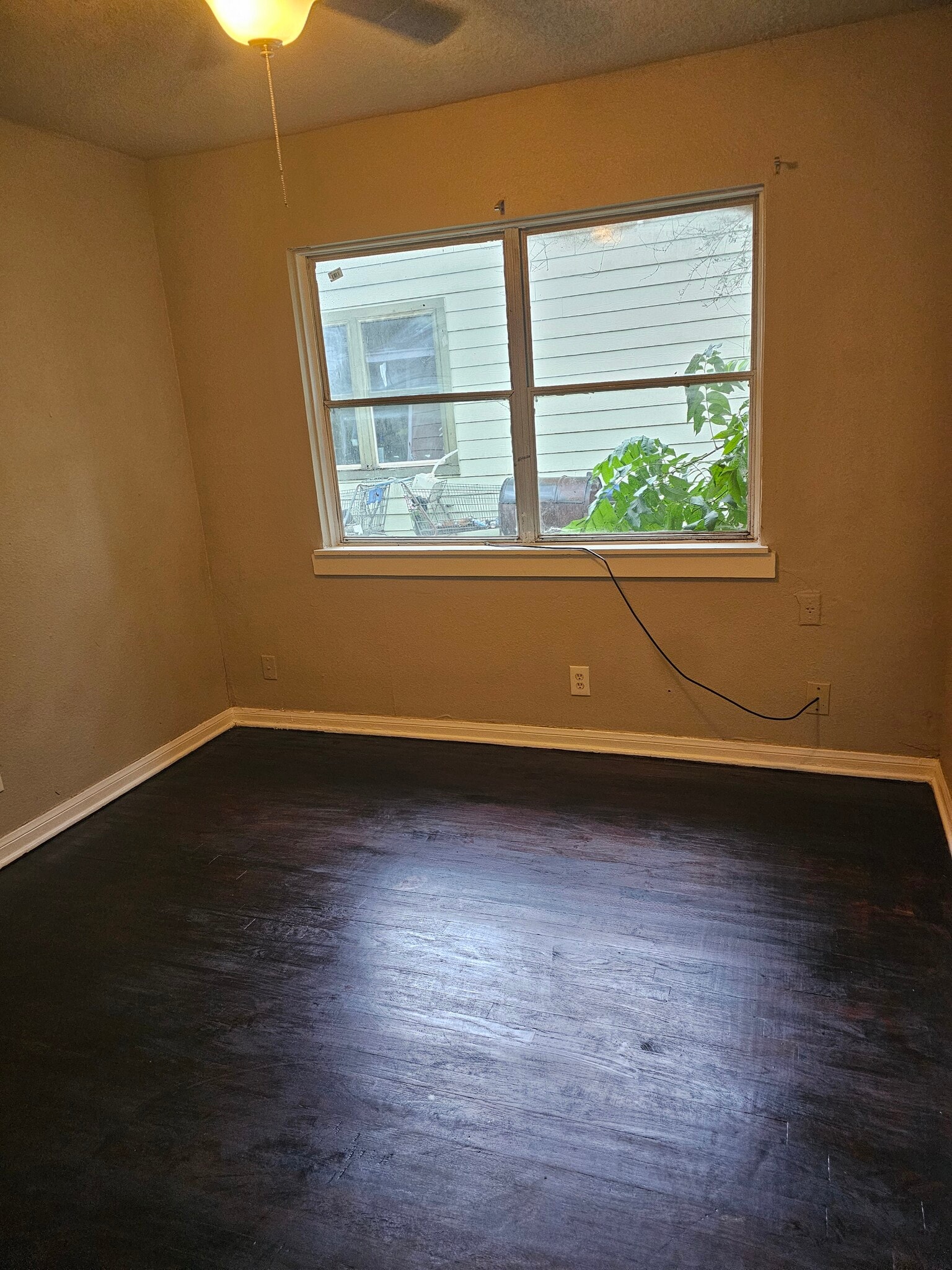 Building Photo - 3021 Sunbeam St