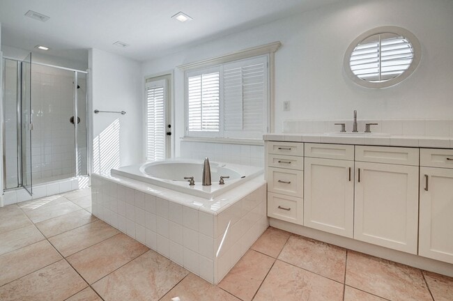 Building Photo - Amazing LARGE home in Ladera Ranch!