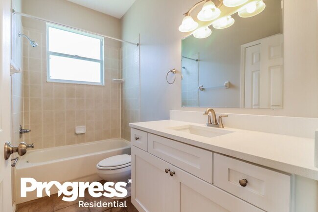 Building Photo - 4525 Roundview Ct