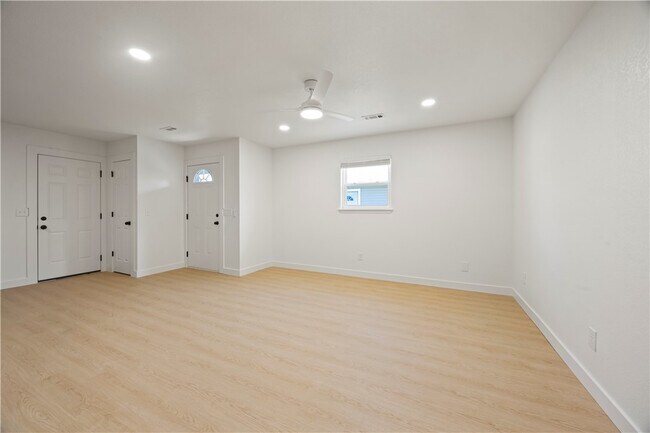 Building Photo - 2007 Sycamore Pl