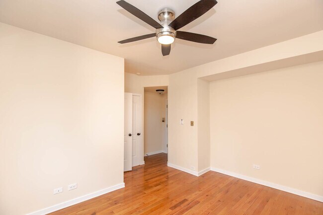 Building Photo - 1430 N Dearborn Pkwy