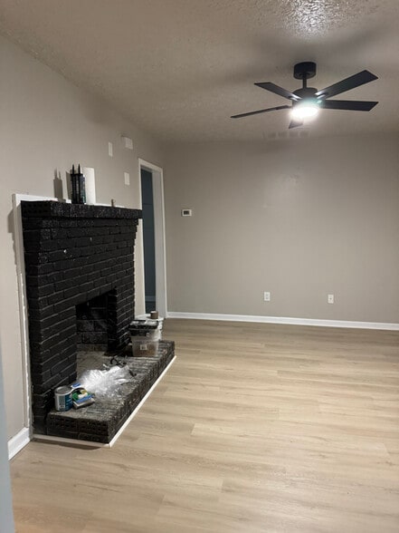 Building Photo - 1846 North Ave NW