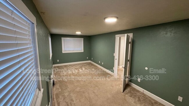 Building Photo - 2995 Fir Oaks Dr SW