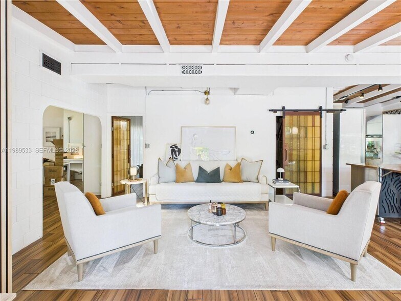 Building Photo - 1632 SW 28th Ave