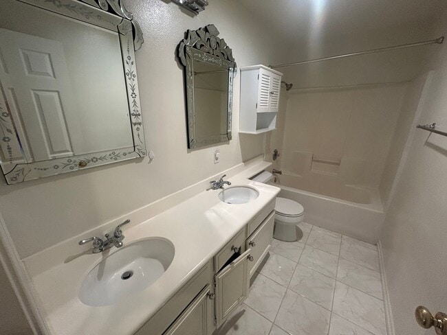 Building Photo - Beautiful Corona Hills Home