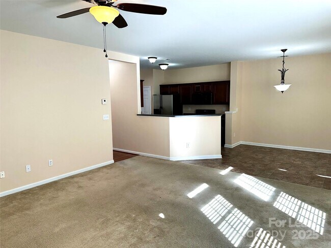 Building Photo - 7946 Mariners Pointe Cir