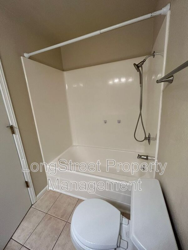 Building Photo - 4181 NW Jasmine Pl