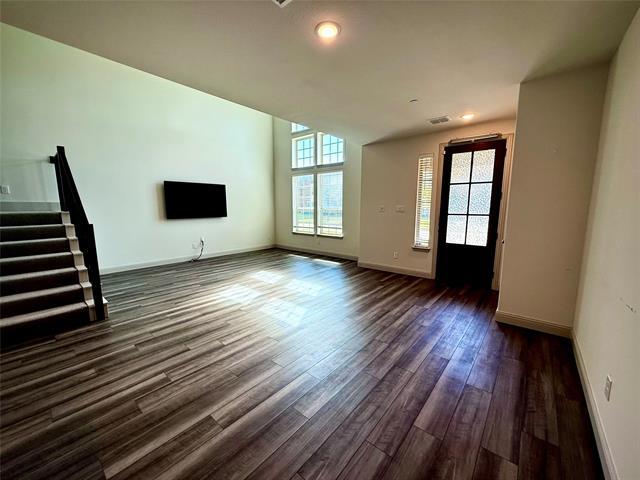 Building Photo - 3672 Wellesley Ave