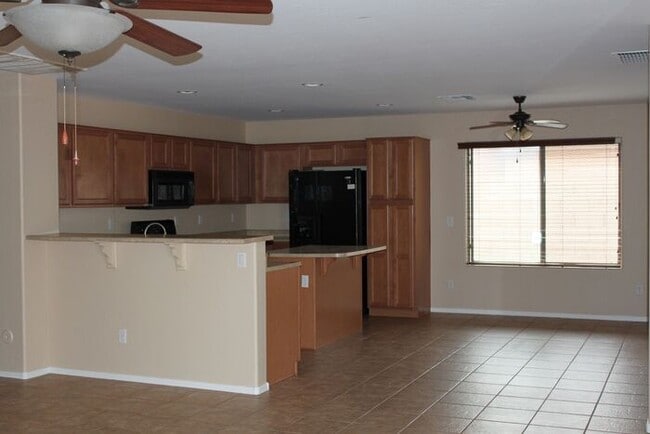 Building Photo - 3 bedroom-Village at San Tan Heights