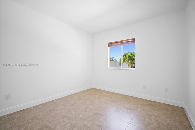 Building Photo - 2894 SW 144th Ct