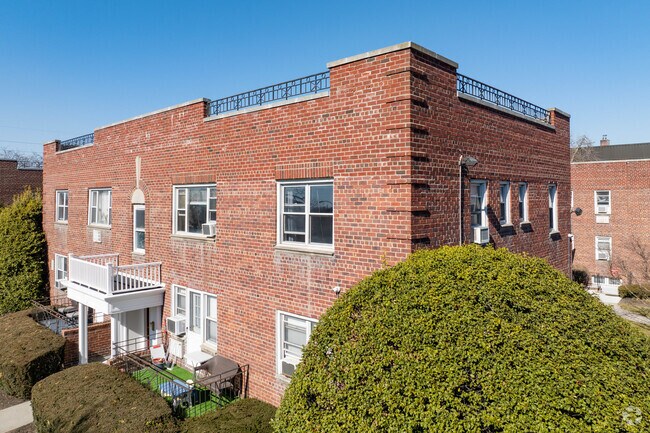 Building Photo - Lawrence Place