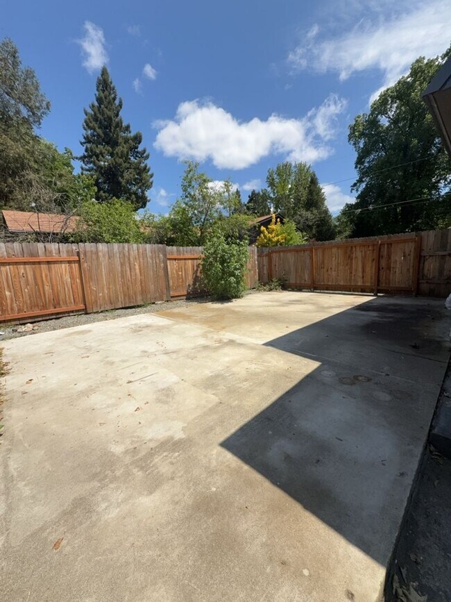 Building Photo - 1202 NW Hawthorne Ave
