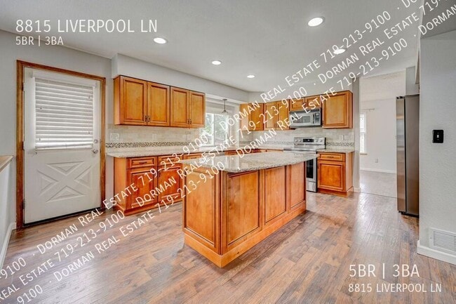 Building Photo - 8815 Liverpool Ln