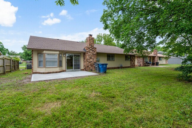 Building Photo - 3 Bed | 2 Bath near Downtown Tulsa!