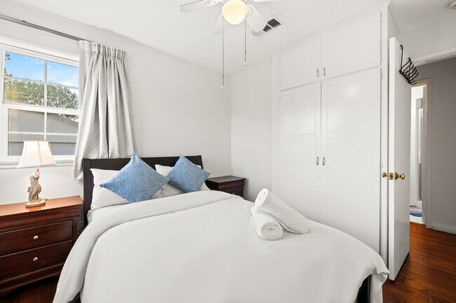 Building Photo - 1751 Belmont Ave