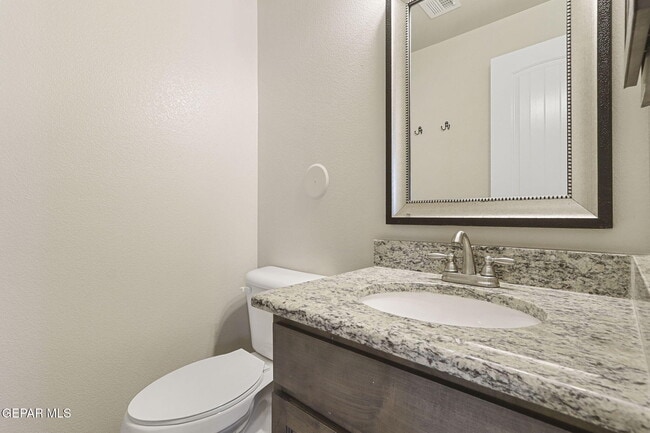 Building Photo - 14832 Sunny Land Ave