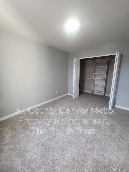 Building Photo - 4365 W Kenyon Ave