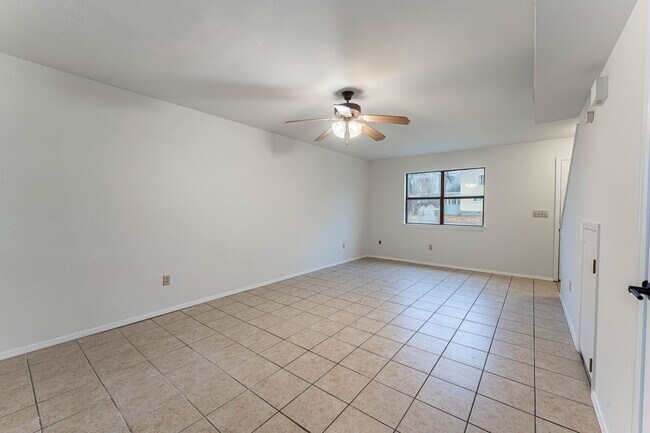 Building Photo - 2 Blocks from Downtown Siloam