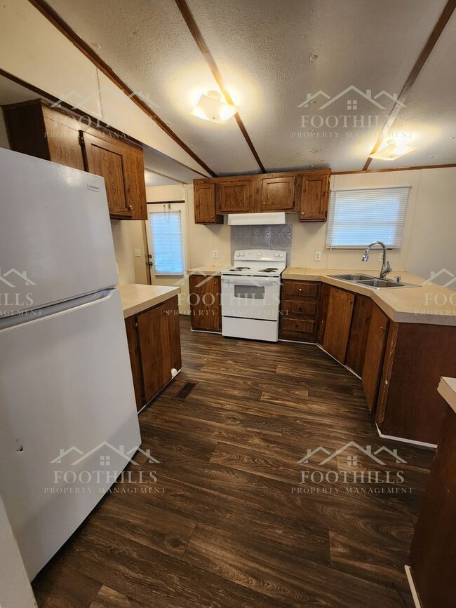 Building Photo - Woodfern Haven: 3-Bed, 2-Bath Mobile Home ...
