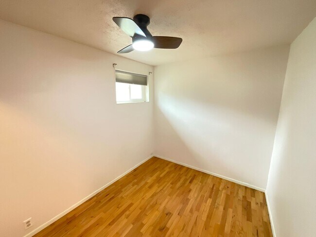 Building Photo - 1 Bedroom Home Available Near W Pikes Peak...