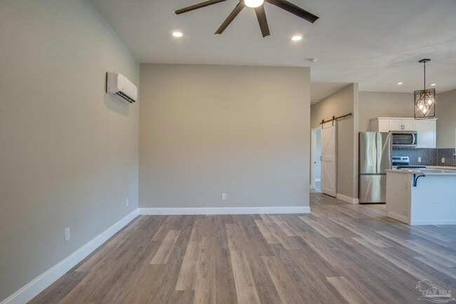 Building Photo - 203 S L St