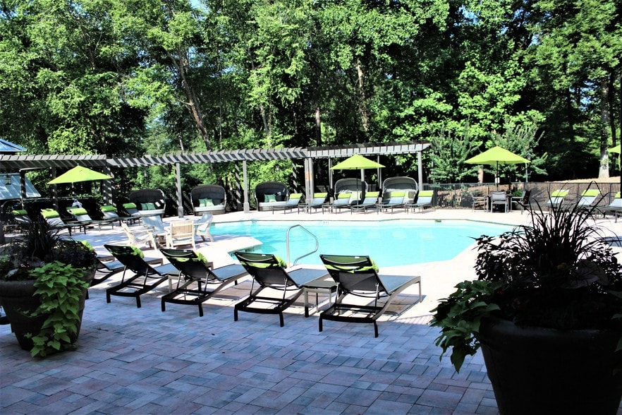 Building Photo - Grand Highlands Apartments