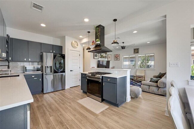 Building Photo - 6203 Principale Dr