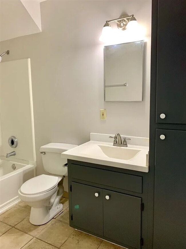 Building Photo - Affordable 4/3 Townhome in Timberwood