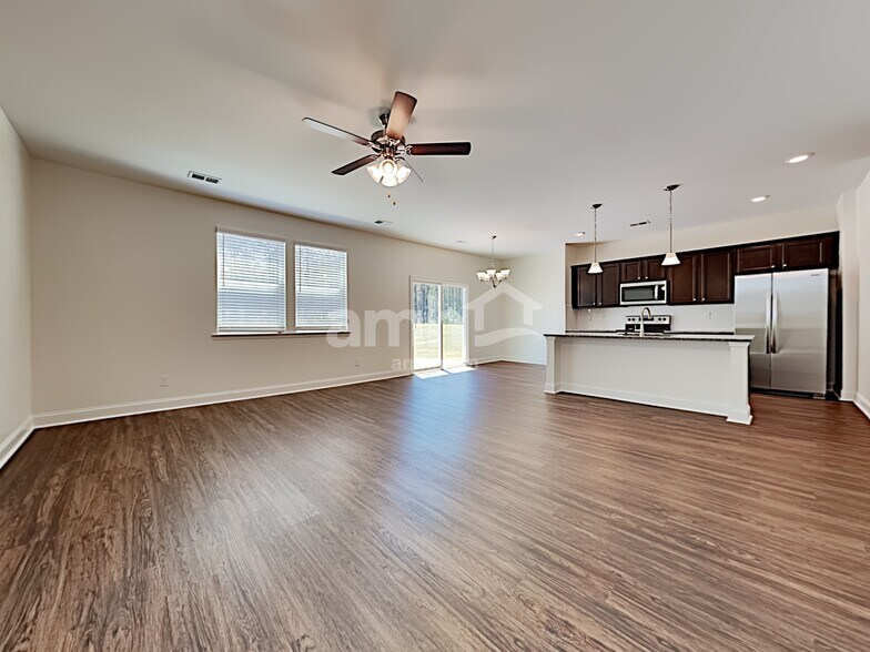 Building Photo - 297 Bering Ln