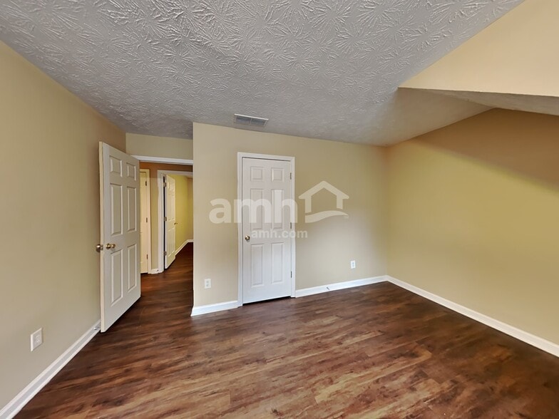 Building Photo - 1533 Virgil Pond Ln