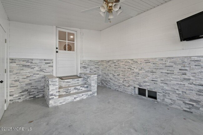 Building Photo - 173 McKinley Ct