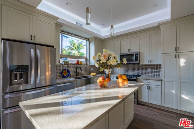 Building Photo - 3035 Wesley St