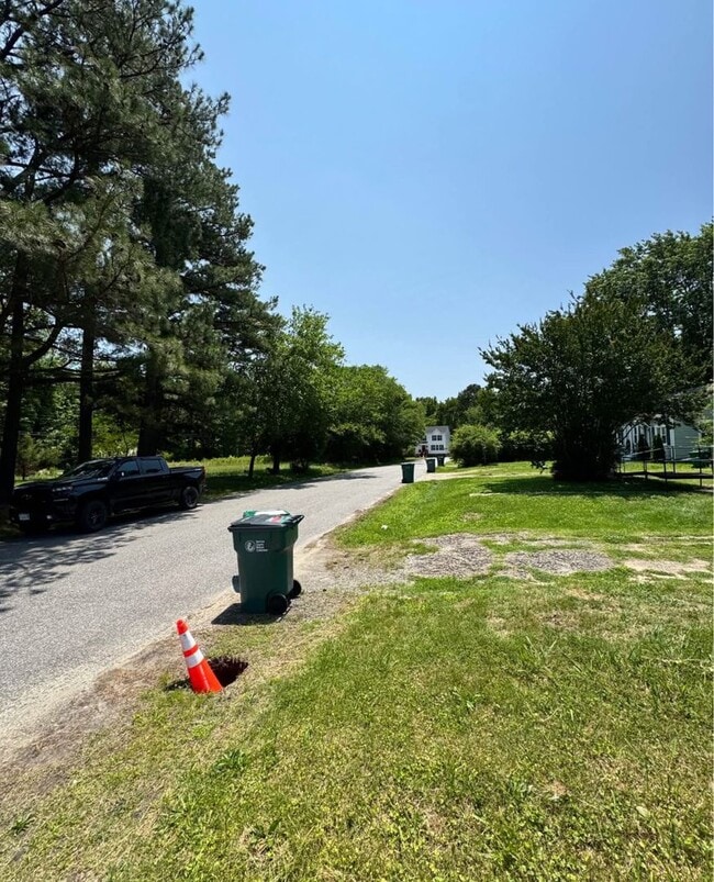 Building Photo - 4 bedroom 2 bath house in Henrico County! All appliances, laundry, central hvac, big yard
