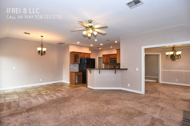 Building Photo - 300 S 63rd St