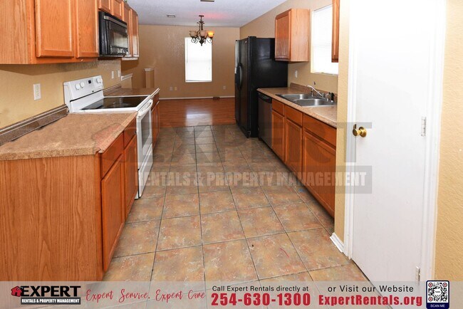 Building Photo - Comfort & Space Near Fort Cavazos – 5BR Ho...