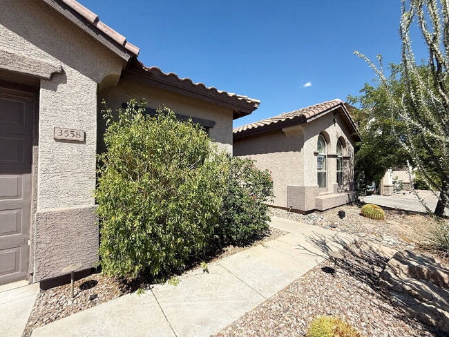 Building Photo - "Spacious 3-Bedroom/2 Full Bath Home with ...