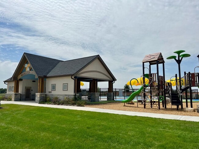 Building Photo - 23303 Happy Mdw Ln