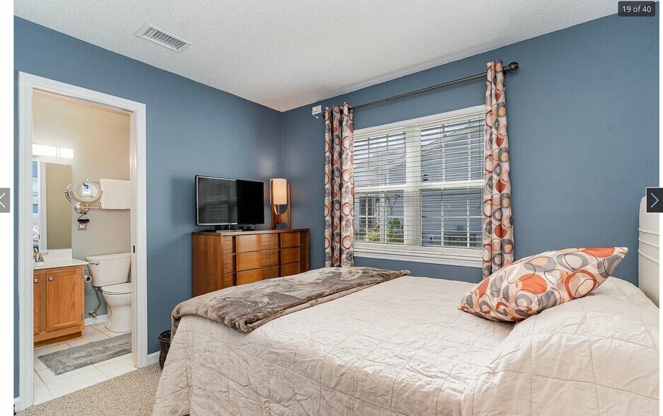 Building Photo - 203 Lyons Cove Dr